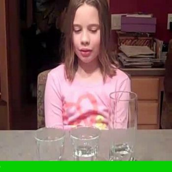 مراحل رشد شناختی نظریه رشد شناختی ژان پیاژه چهار مرحله است، مرحله حسی-حرکتی (تا دو سالگی)، مرحله پیش عملیاتی (دو تا هفت سالگی)، مرحله عملیات عینی (هفت تا یازده سالگی) و مرحله انتزاعی (دوازده سالگی به بعد) هر کدام از این مراحله به لحاظ کیفی با مرحله قبل متفاوت هستند.