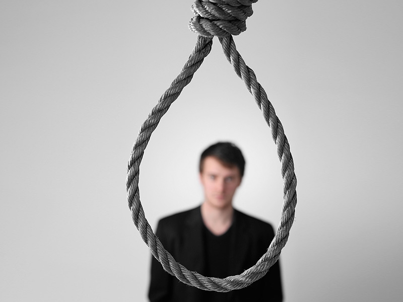 ده واکنش مخرب نسبت به فردی که قصد خودکشی دارد