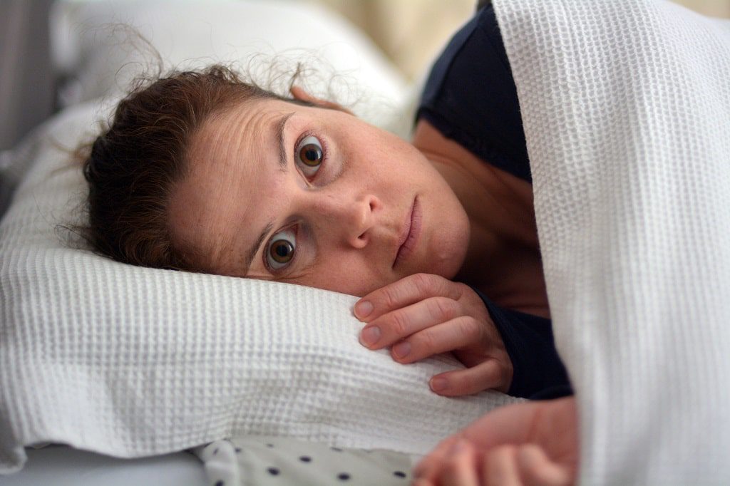 بی خوابی یکی از عوارض اختلالات مرتبط با کافئین است